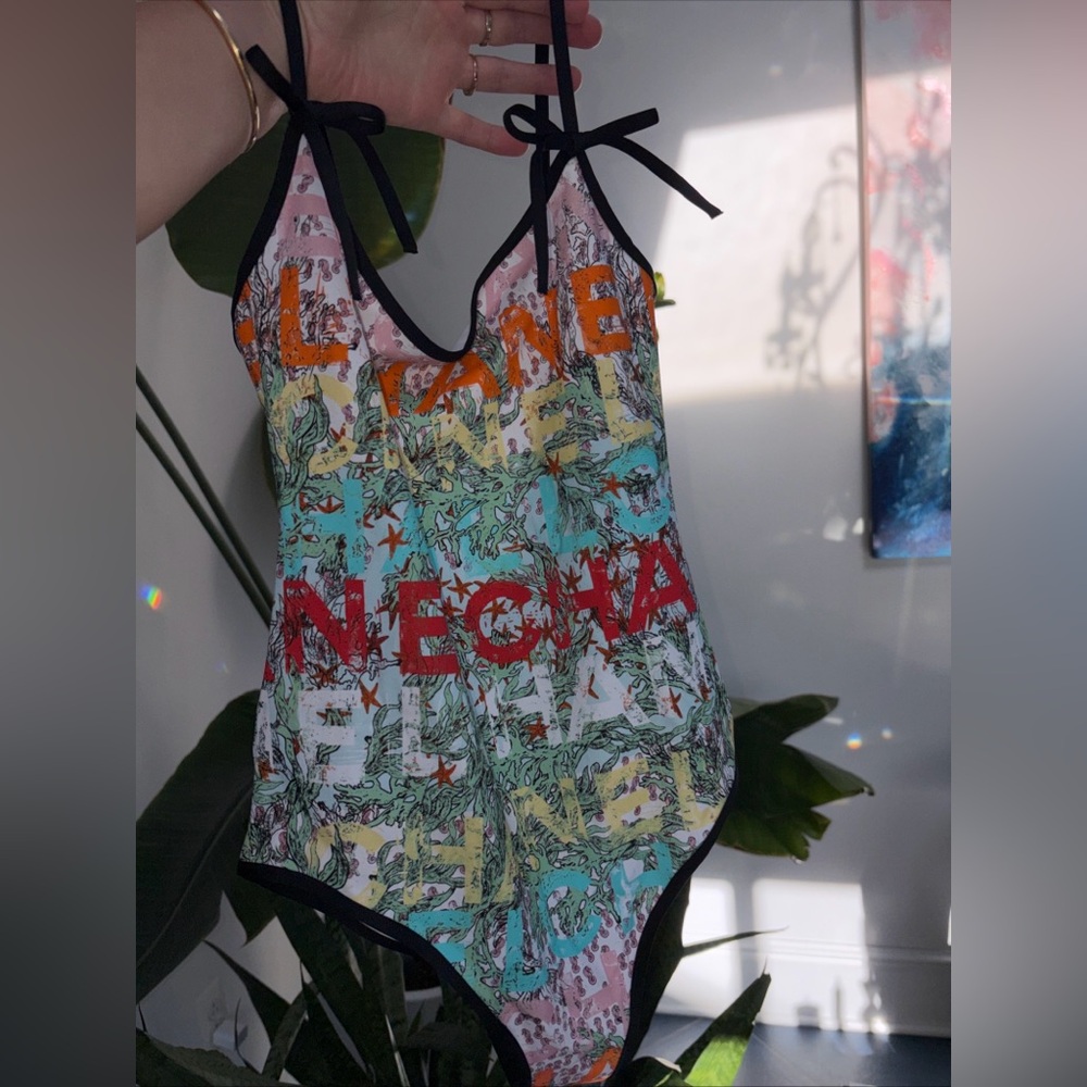 CHANEL 26M Runway  COCO BEACH  CC logo Swimsuit Size 40 NEW/Receipt
